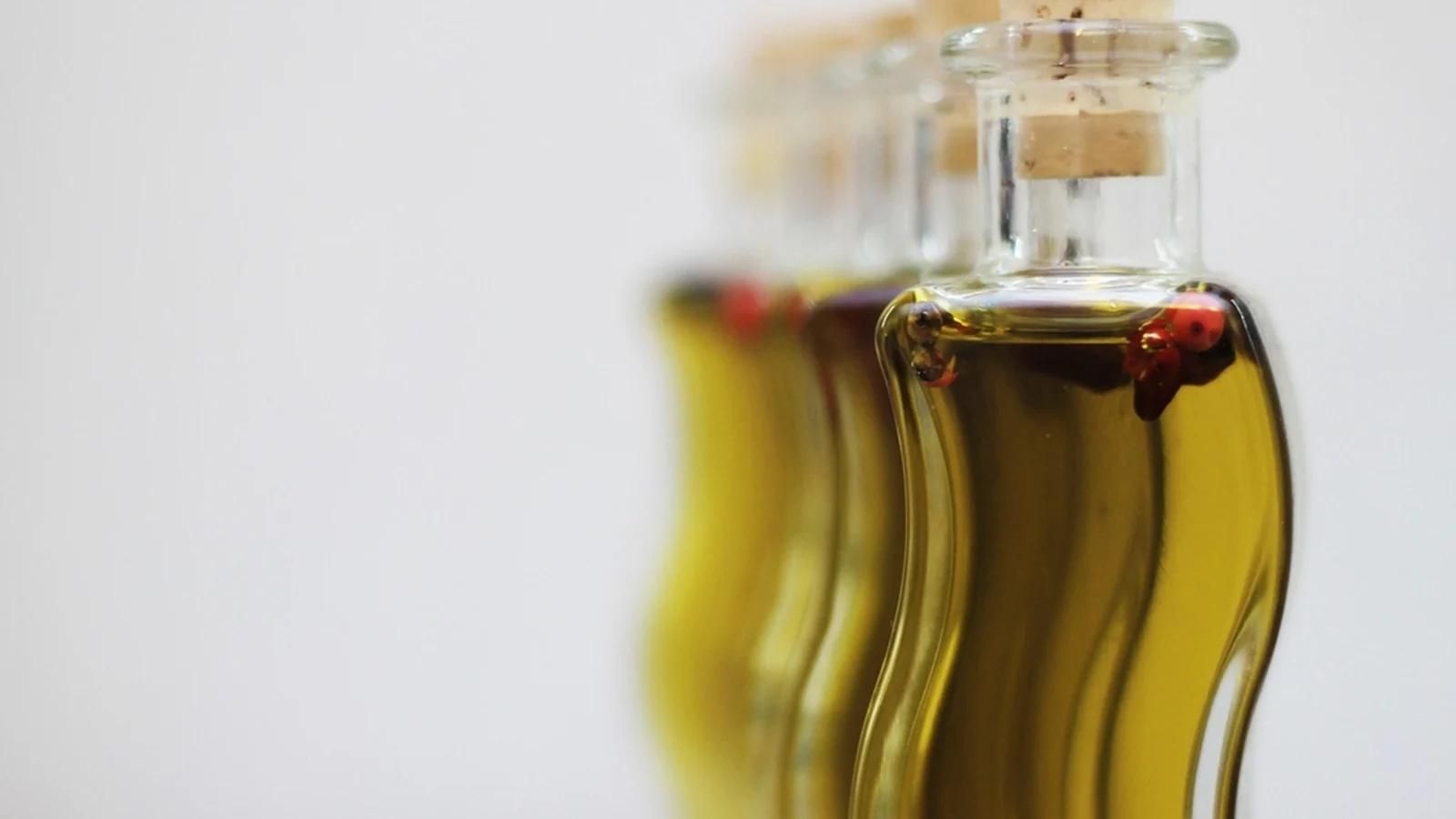 Extra-Virgin Olive Oil, Gut Bacteria, and Cognitive Aging: Why Oil Type Matters